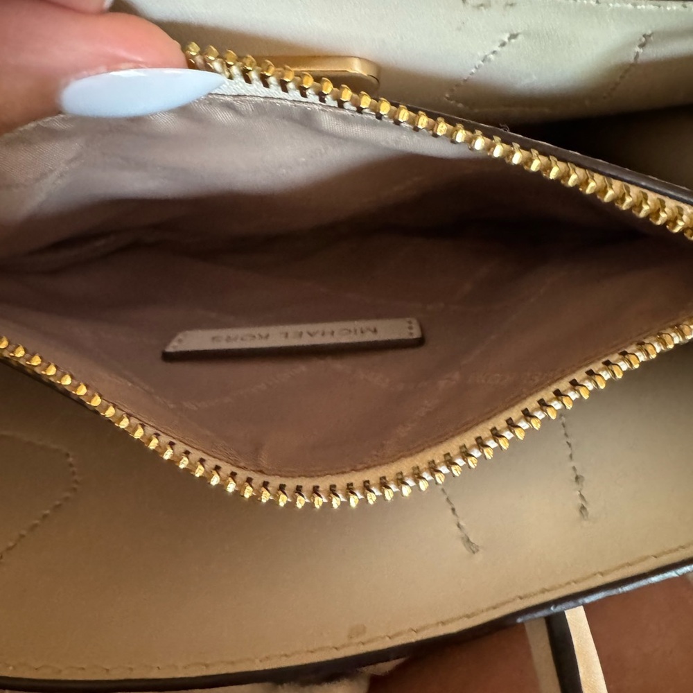 Michael Kors medium Mercer pebbled leather Cream Satchel with Gold Accents - Picture 3 of 5